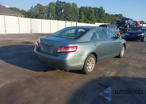 2011 Toyota Camry Le z USA, uszkodzony, nr VIN 4T1BF3EK1BU638932